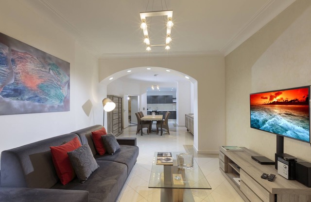 The Queen Luxury Apartments - Villa Cortina