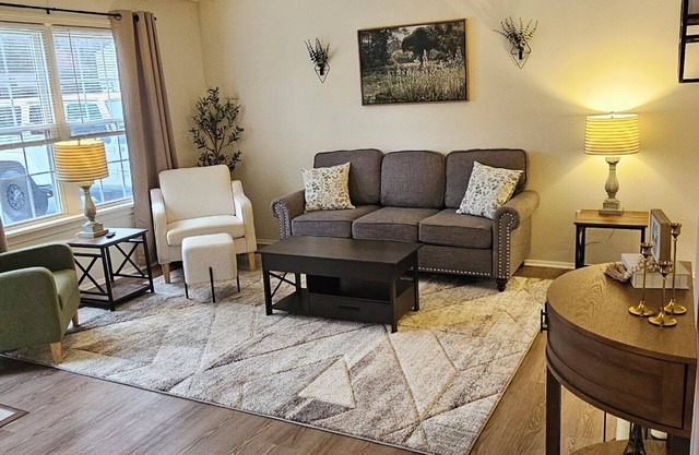 The Ranch on Raccoon with AC, wifi, deck, 2 car garage -near Avalon Grand Resort