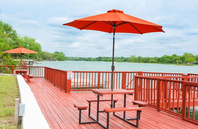 The Red Dock Retreat on Medina Lake