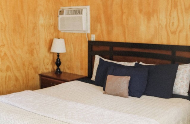 The Redwood Motel