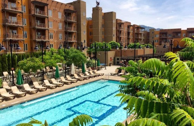 The Residences at Spirit Ridge (access to Pools) Monthly winter rental available