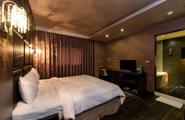 The River Fashion Hotel