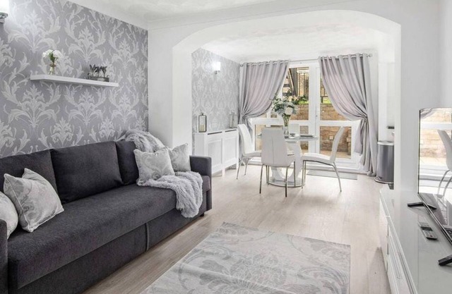 The Roost Group - 1 Bedroom - Lower Ground
