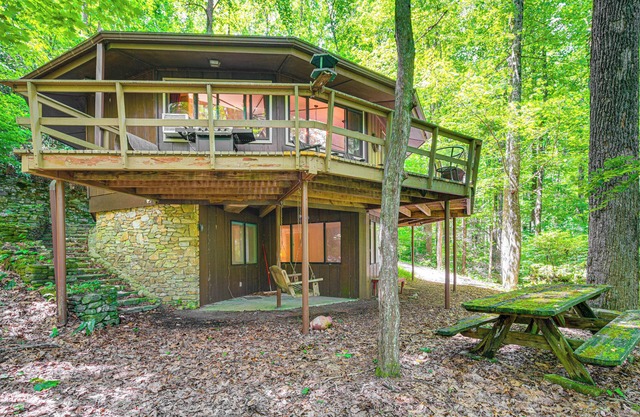 'The Round House' - Treetop North Carolina Cabin!