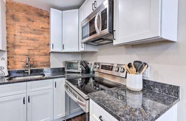 The Royal Loft, Modern 2 Bedroom, Front Royal, VA