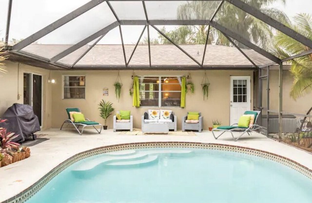 The Rustic Retreat: Heated Pool, Movie Theater, Event Rental !