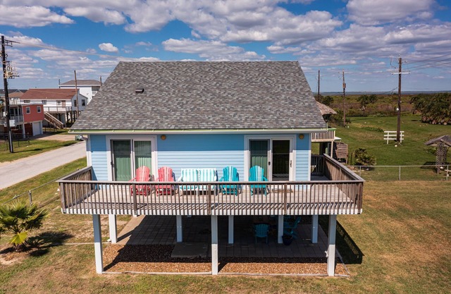 THE SALTY DOG - Beach Views - short walk to the beach; Pet Friendly