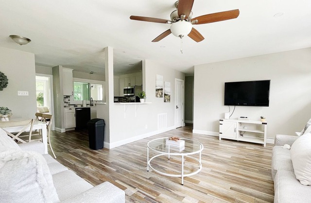 the seaside retreat / brand new, 5 minutes from the beach