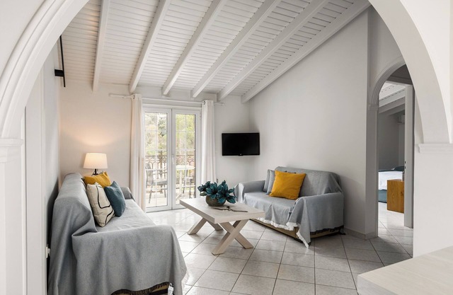 The Seaview Corner Apartments by Konnect, Ipsos