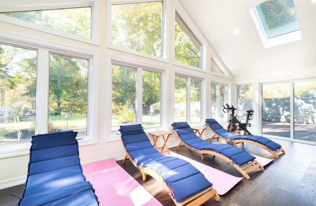 The Serenity Home Pool/Yoga/Game Room by the Lake