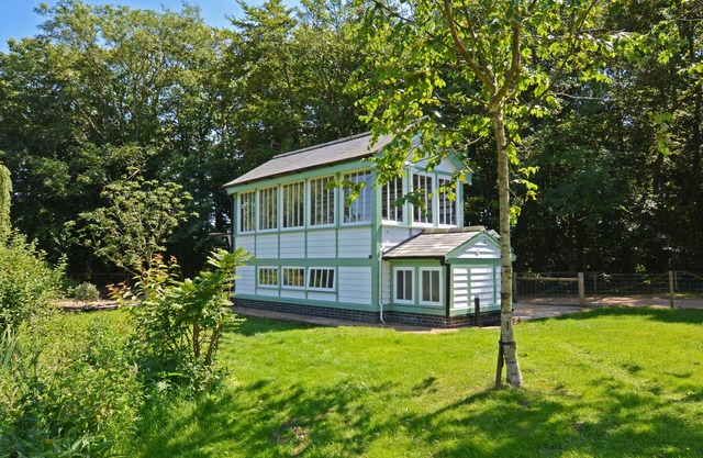 The Signal Box - One Bedroom House, Sleeps 2