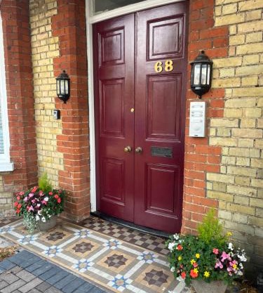 The Silverdale Court No6