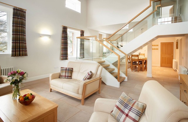 The Sir Walter Scott Apartment is a luxurious property