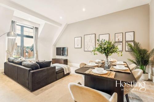 The Sovereign Suite - 2-bedroom Luxury Apartment with Parking