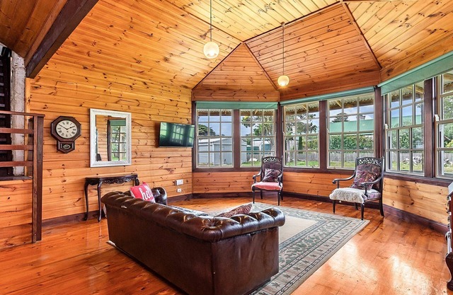 The Stables - Ideal choice for a unique farm experience, offering 2 bedrooms and 1 bathroom and view