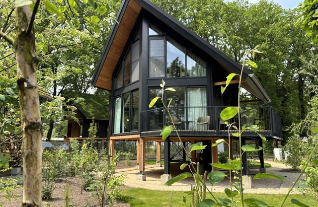 The striking Nature Villas can accommodate 2 persons and feature a spacious ensuite bathroom as well as fantastic views!