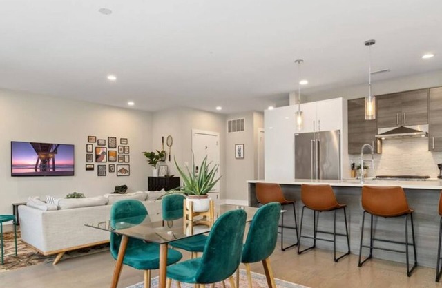 The Suite Spot Eclectic Modern Central Sleeps 6