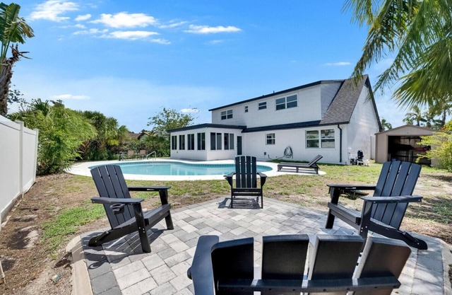 The Sunny Escape – Retreat with Pool & Game Room