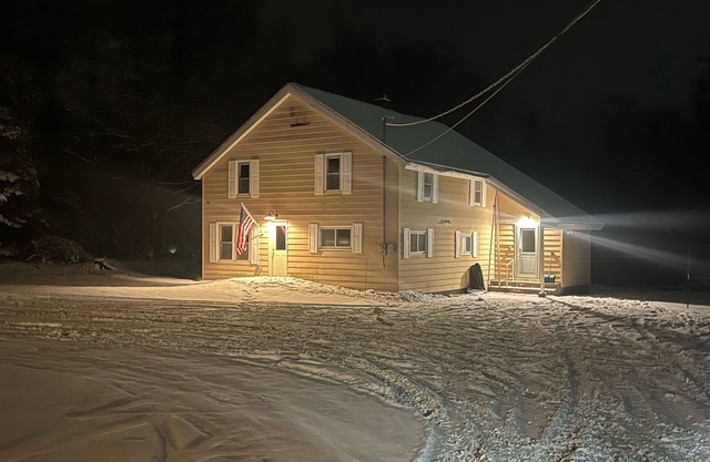 The Superior Lodge - Located On Trail - Pictured Rocks Lakeshore, Munising MI
