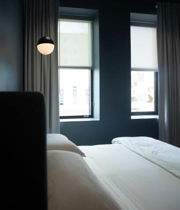 The Thomas Hotel - Premium Square View Suite