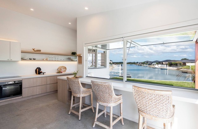 THE Tides -yambannew Waterfront Luxe Abode