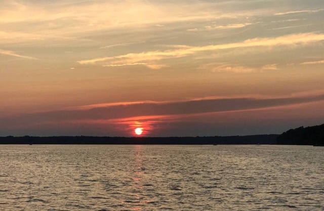 The Tiny: 2-BR, Lake Wateree Sunsets + Shared Boat Ramp & Dock!