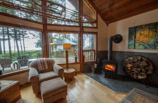The Tofino Beach House - Directly On Chesterman Beach
