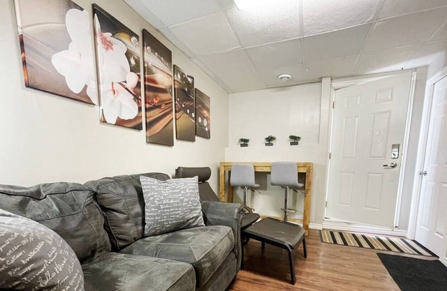 The Travellers Den - Clean & Cozy 2 Bed Suite