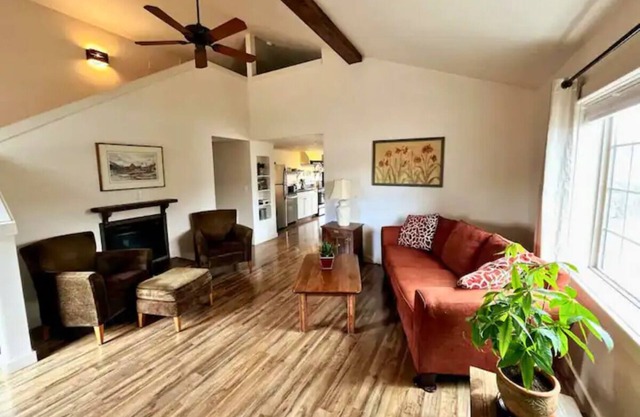 The Tumalo Guest House - Centrally located for all Central Oregon Activities!