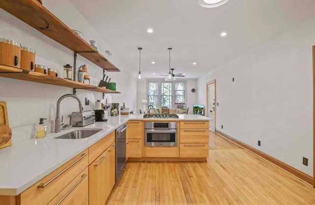 The Urban Oasis - 3 BR - Great Location