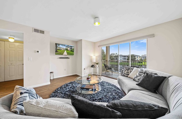 The Urban Oasis – Serene Views!