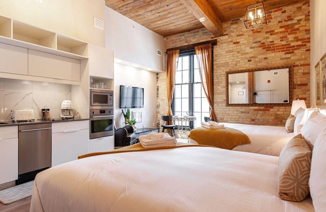 The Wallace Suite - Stratford