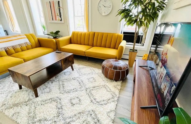 The Warwick View - Top Floor Flat!
