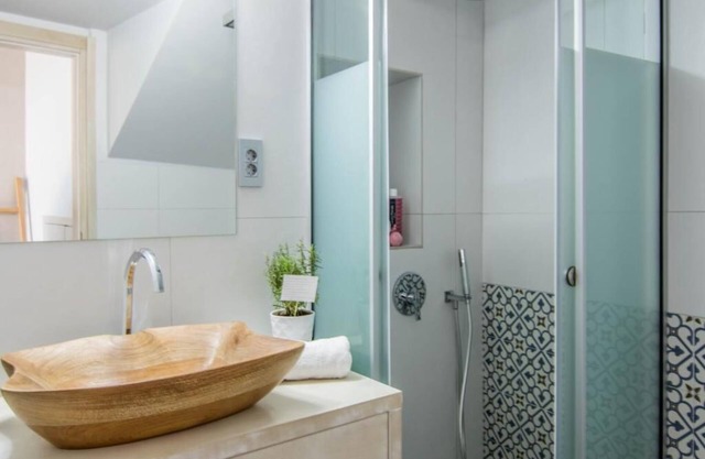 The Wave House | Seafront Escape in Peaceful Mochlos