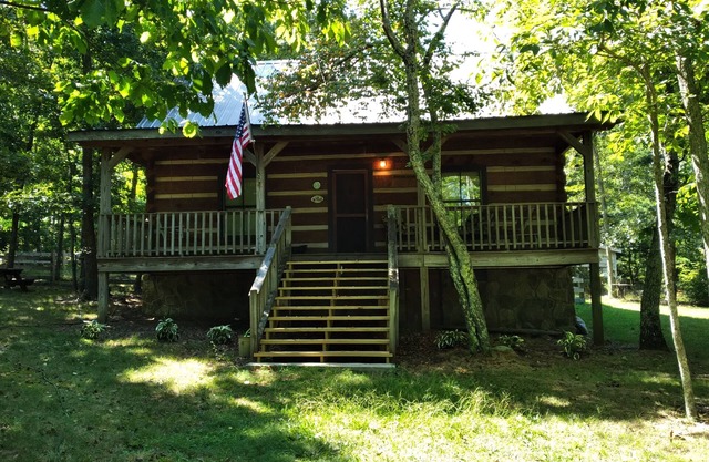 THE WOODLANDS - VERY QUIET SECLUDED CABIN