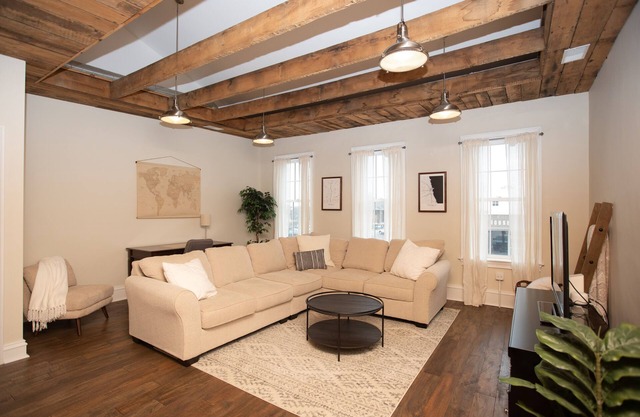 The Yates Loft - Downtown Geneva