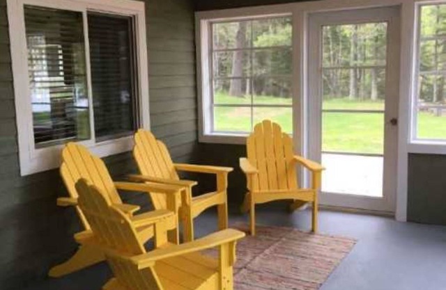 The yellow Cabin @ Bodin's resort