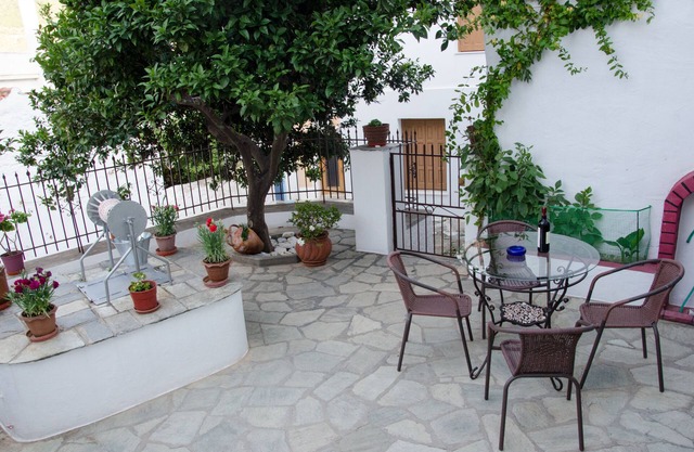 THELGITRO, A Traditional House Located in the Heart of Skopelos Town