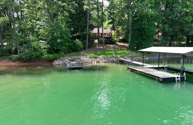 TheRedCottage lakefront PRIVATE DOCK