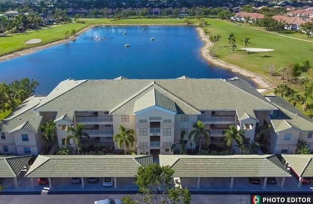 Third Floor Living with Golf Course views!