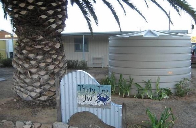 Thirty Two JW - Beachfront