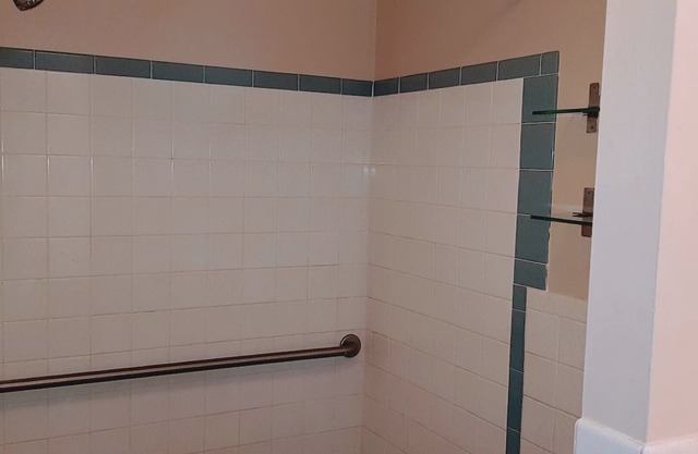 This apartment is a 2 bedroom(s), 2 bathrooms, located in Elkins Park, PA.