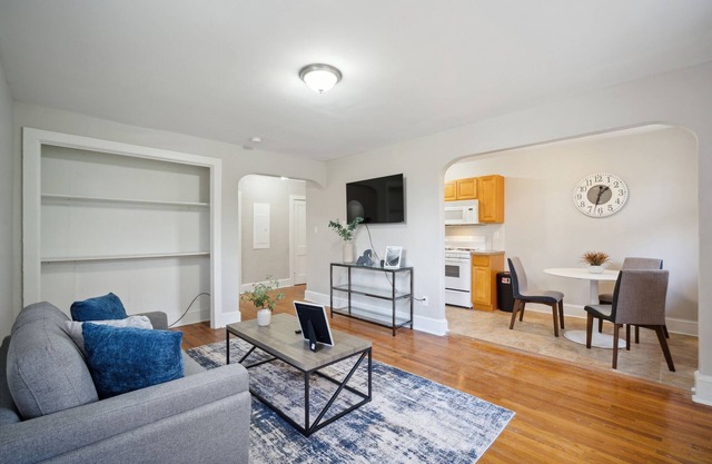 This apartment is a 1 bedroom(s), 1 bathrooms, located in Philadelphia, PA.