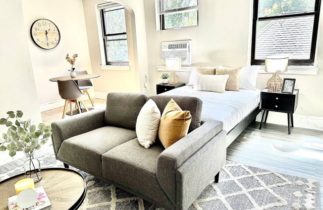 This apartment is a 0 bedroom(s), 1 bathrooms, located in Philadelphia, PA.