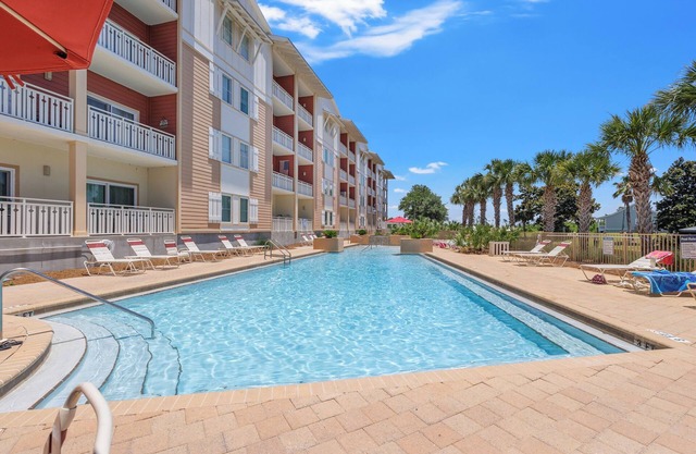 This condominium is a 3 bedroom(s), 3 bathrooms, located in Mexico Beach, FL.
