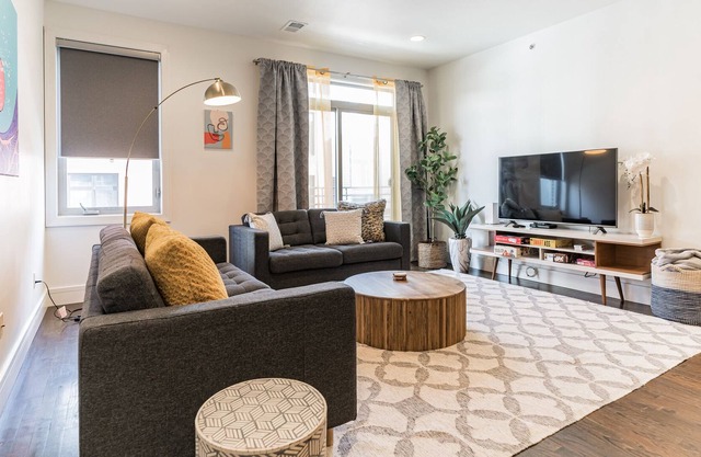 This condominium is a 3 bedroom(s), 2.5 bathrooms, located in Philadelphia, PA.
