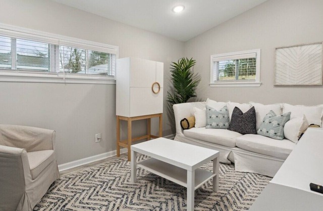 This house is a 1 bedroom(s), 1 bathrooms, located in Hampton, VA.