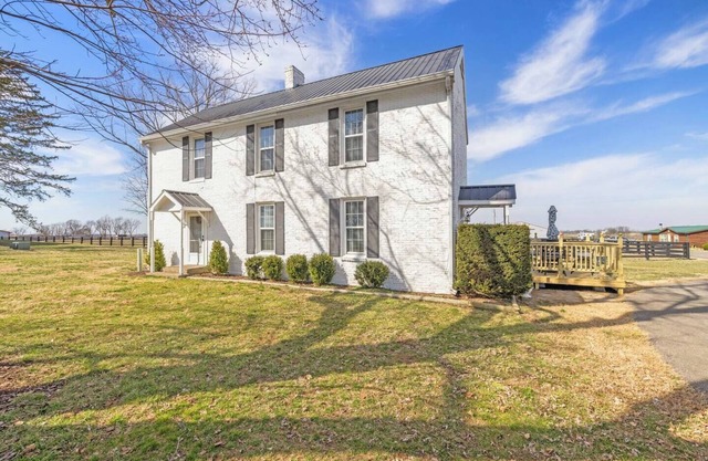 This house is a 2 bedroom(s), 1.5 bathrooms, located in Harrodsburg, KY.