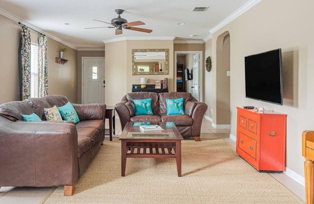 This house is a 3 bedroom(s), 2 bathrooms, located in Boerne, TX.