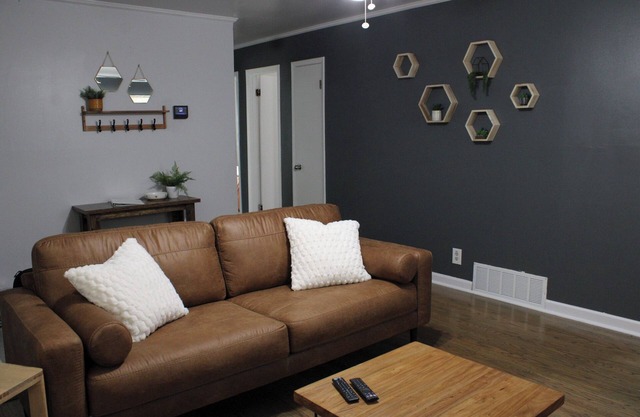 This house is a 3 bedroom(s), 2 bathrooms, located in Casper , WY.